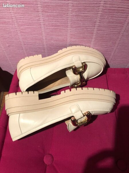 Mocassins en cuir crème