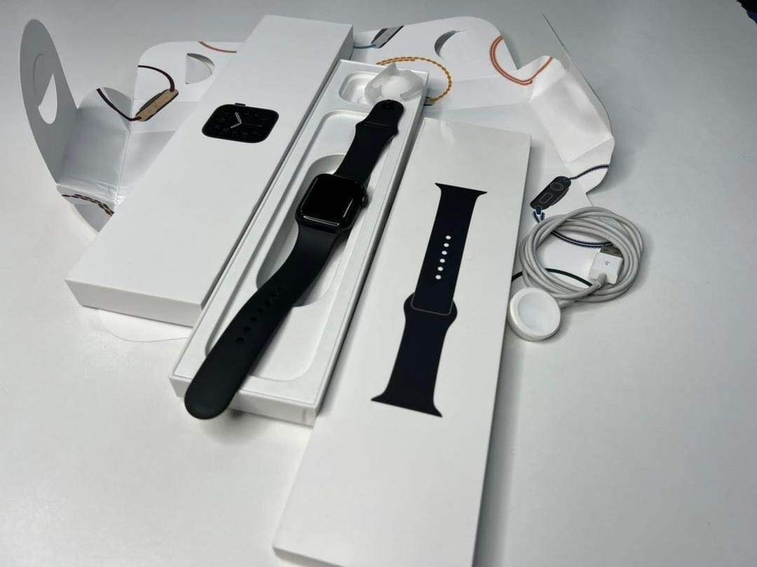 APPLE WATCHES ALL SERIES AVAILABLE