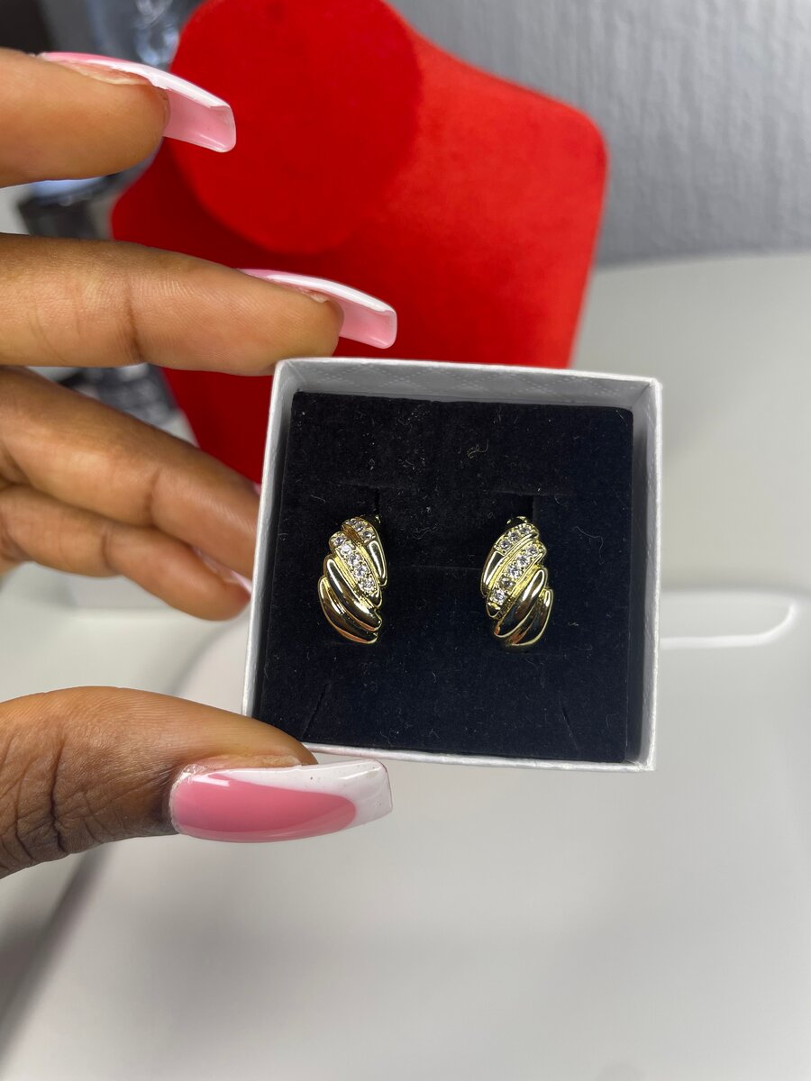 Boucles d'oreilles élégantes dorées