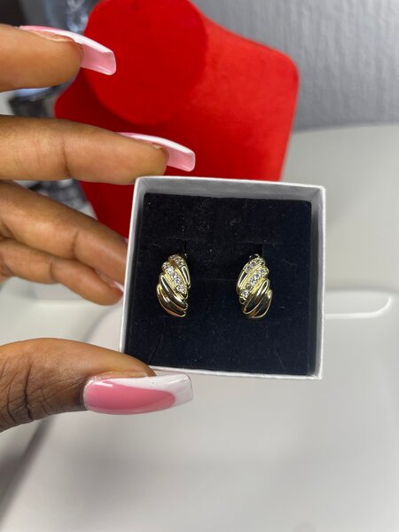 Boucles d'oreilles élégantes dorées