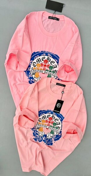 T-shirt rose imprimé coloré