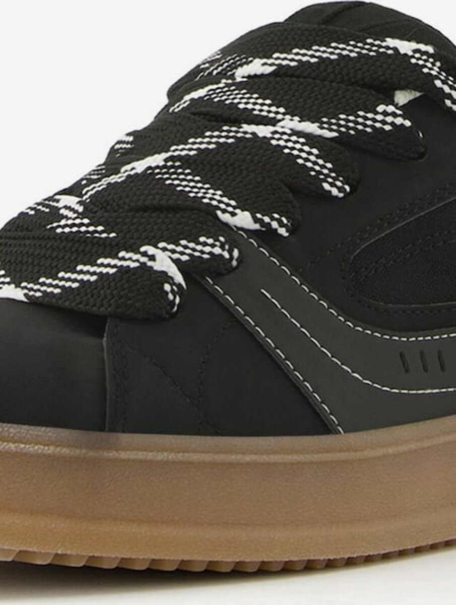 Baskets noires confortables