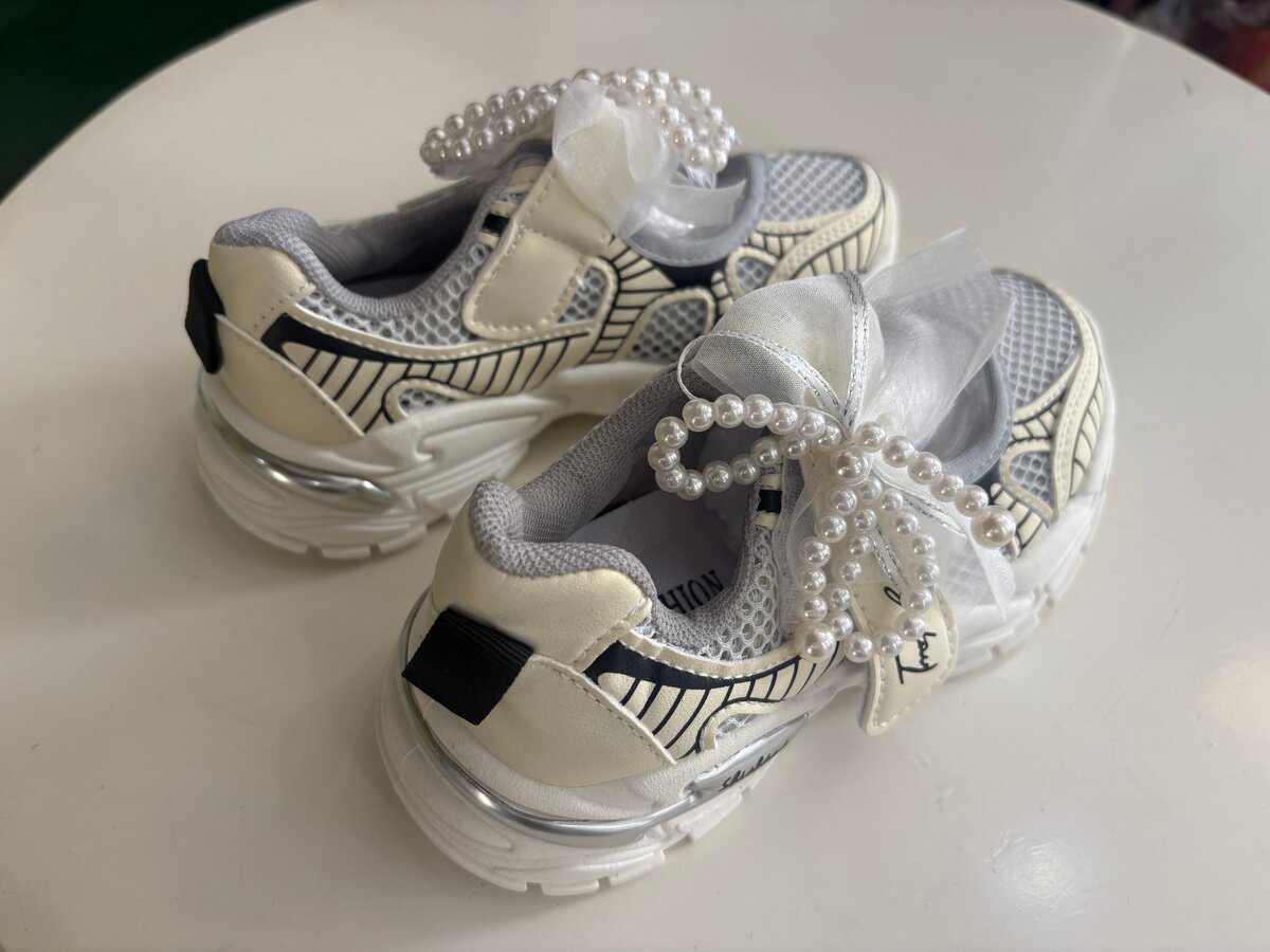 Baskets décorées perles enfant