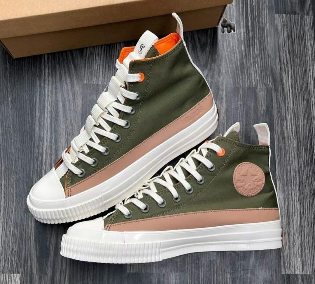 Chuck Tylor converse