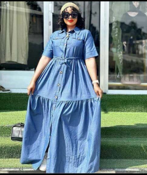 Robe chemise en jean élégante