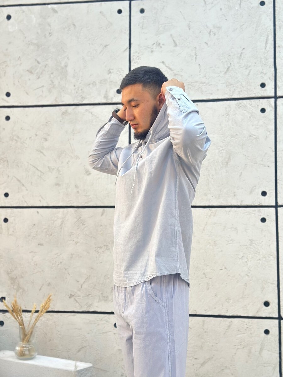 Камис с капюшоном короткий