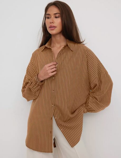 Женская рубашка оверсайз. Размеры S,M