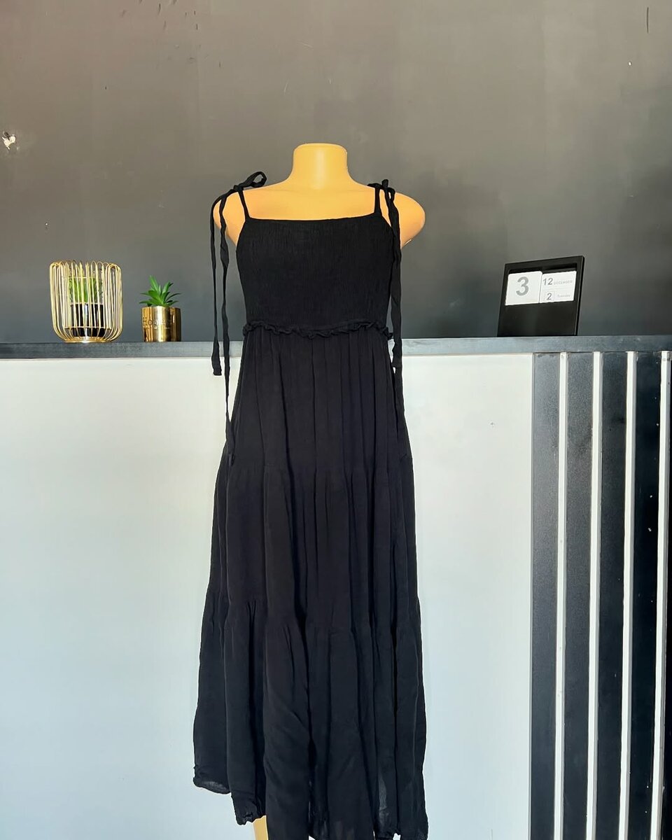 women's beautiful dress Medium-Size 10/12