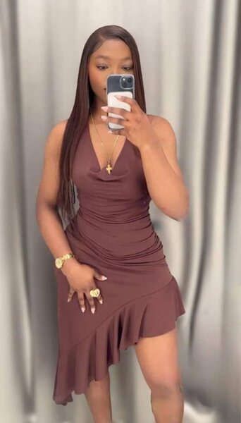 Robe moulante marron élégante