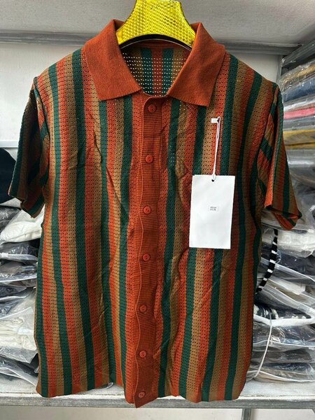 Chemise rayée en tricot