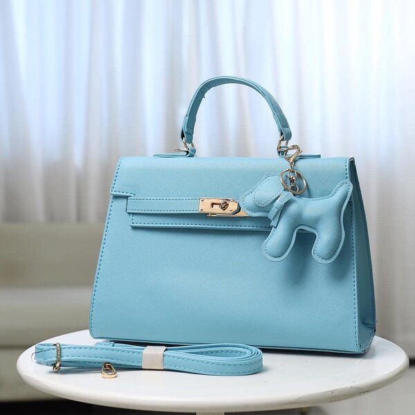 Sac avec porte-clés en forme de chien