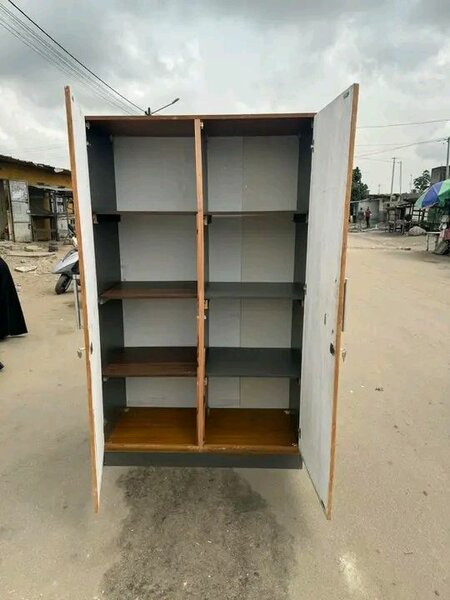 Armoire en bois moderne