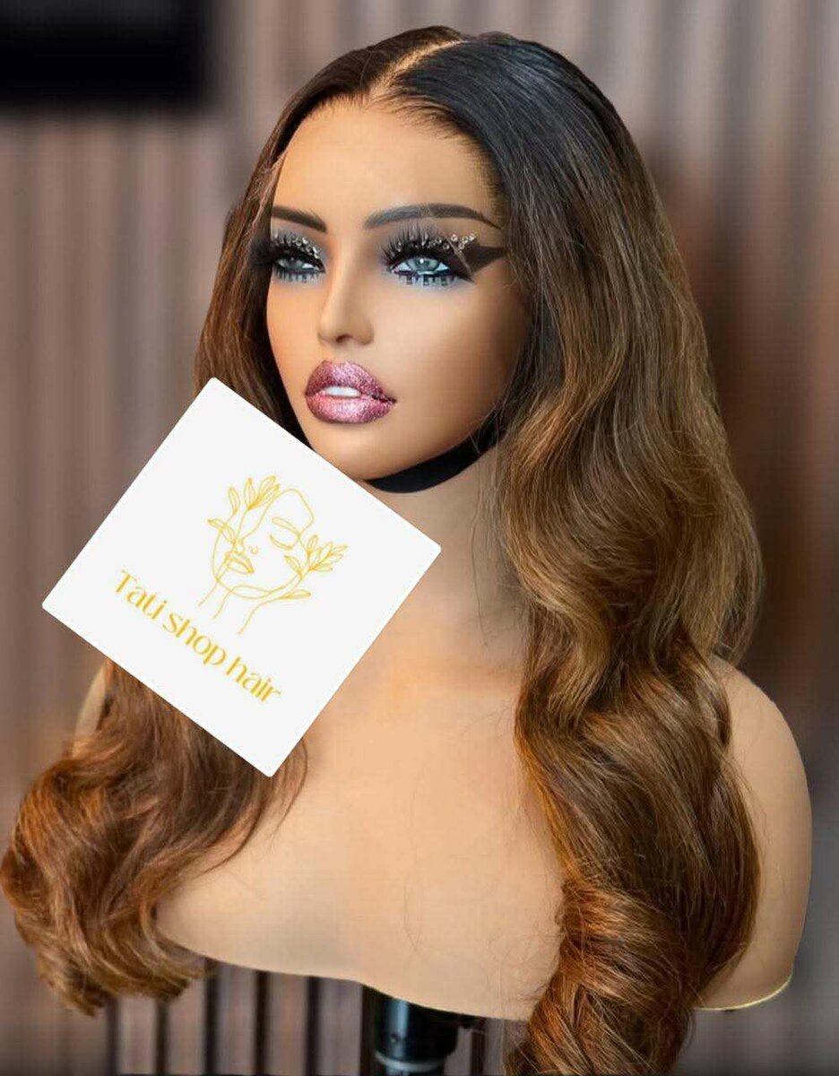 Perruque en dentelle ondulée