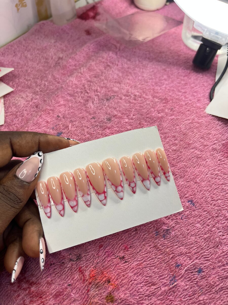 Ongles Prêts à Poser Stylés