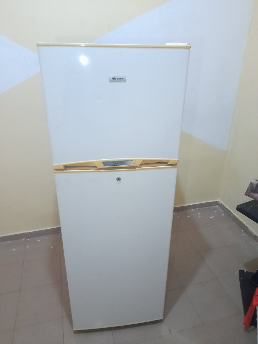 HISENSE 420L