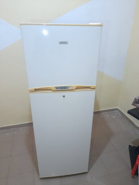 HISENSE 420L