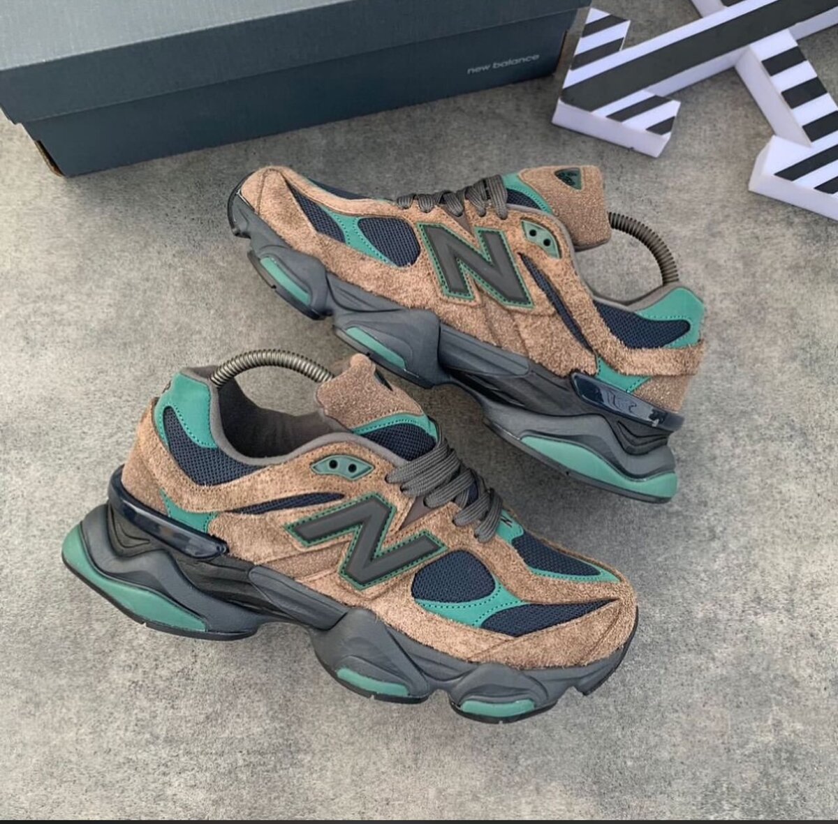 All kinds of sneakers available in all sizes