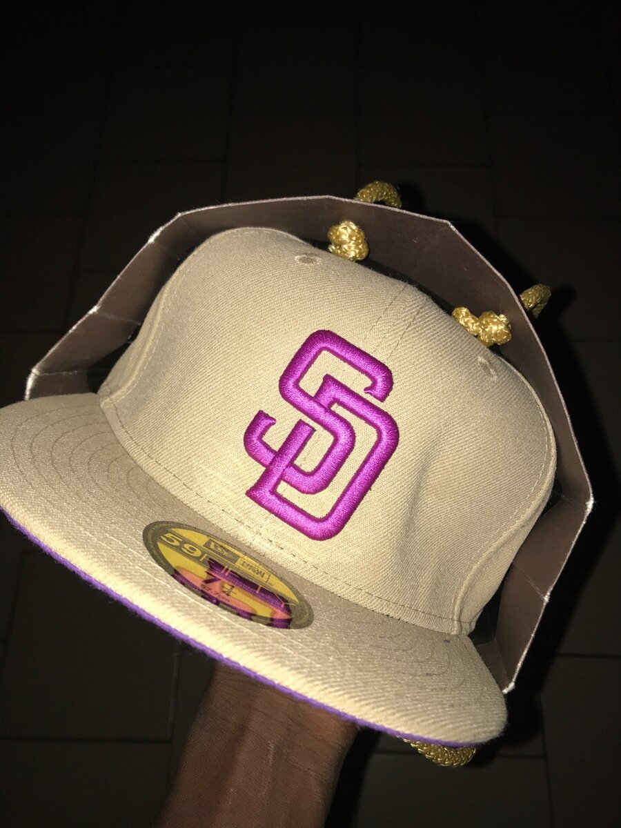 Casquette beige brodée SD