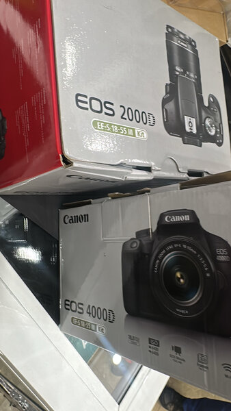 Appareil photo Canon EOS 4000D