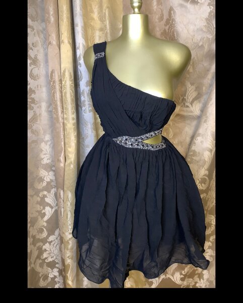 Robe Asymétrique Élégante