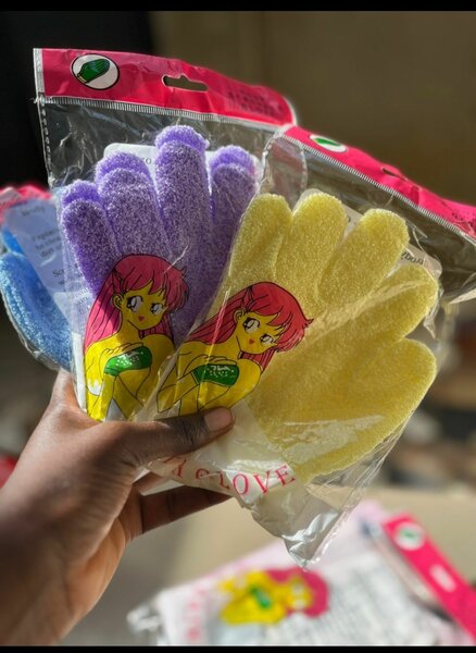 Chiffons compressés et gant gommant