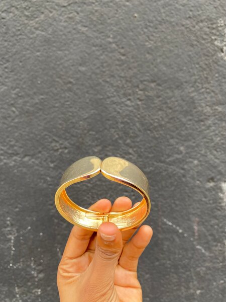 Bracelet doré élégant