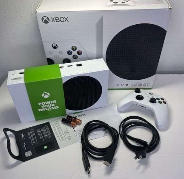Xbox Series S 512 Go avec manette et accessoires