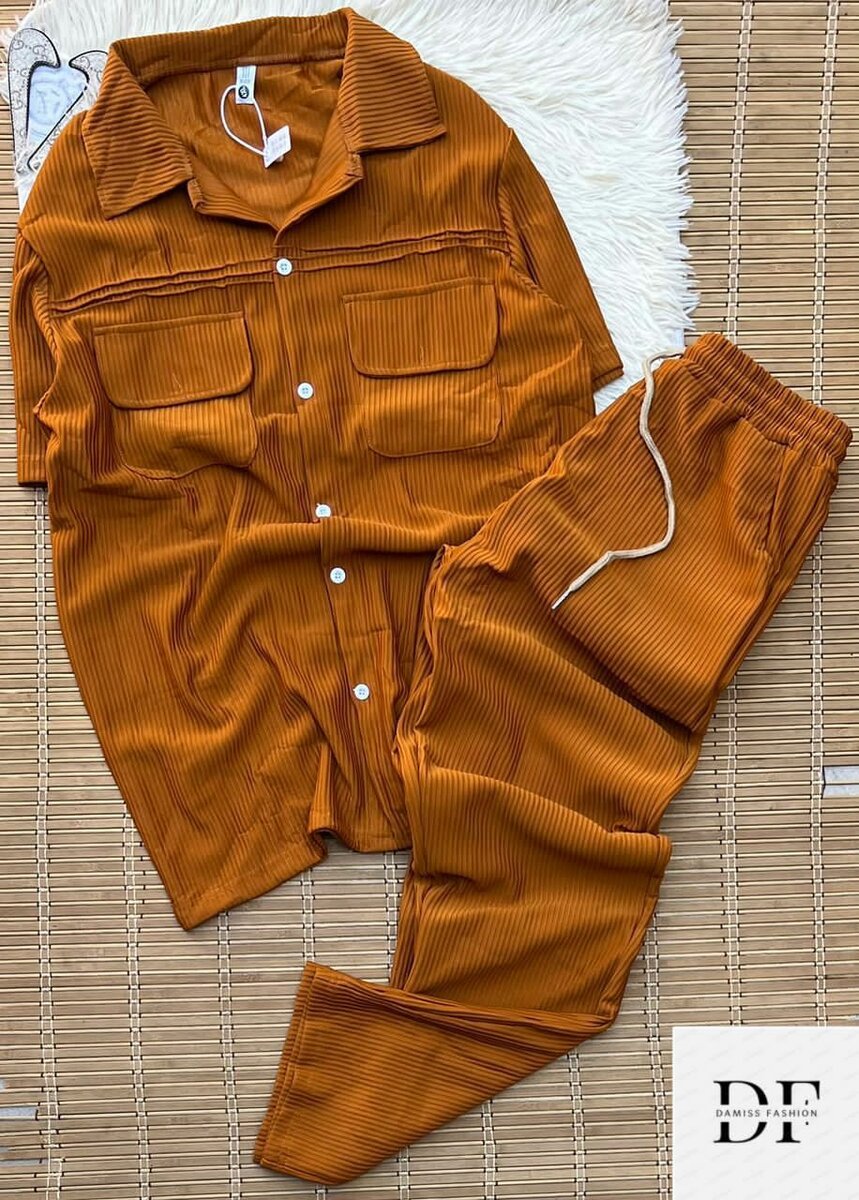 Ensemble décontracté moderne