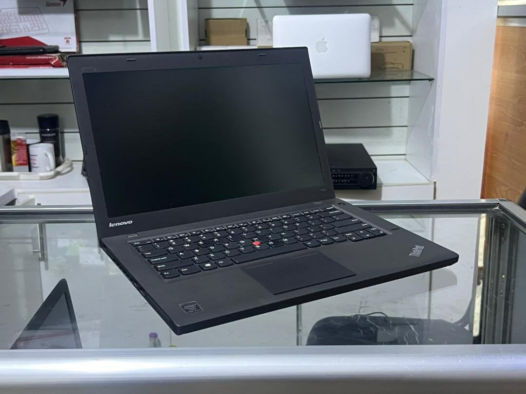LenovoT440 core i5  8gb Ram 500gb Hadddrive 5hours Battery