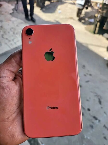 iPhone XR rouge