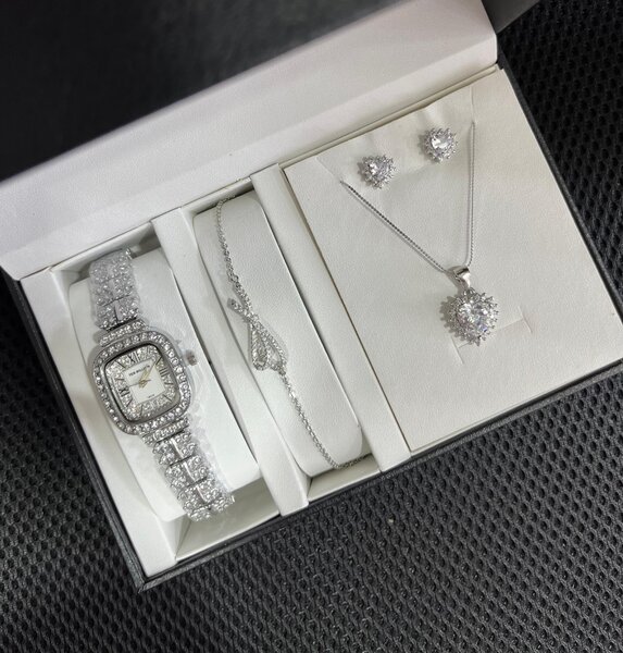 Ladies jewelry set