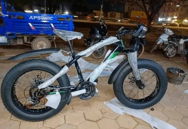 Vélo fat bike tout-terrain