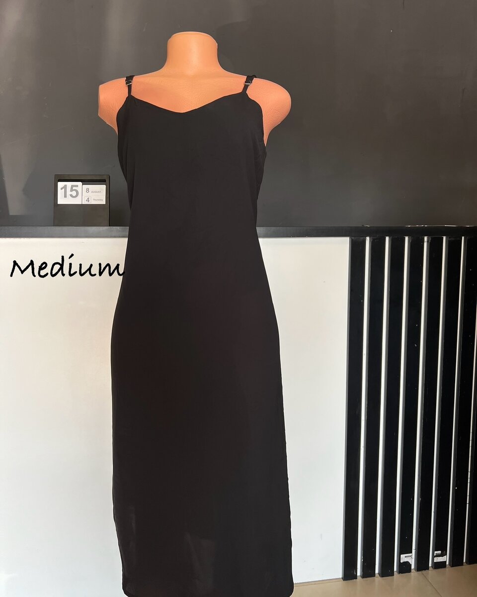  women's beautiful dress 