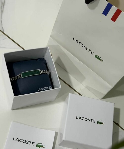 Bracelet en acier Lacoste élégant
