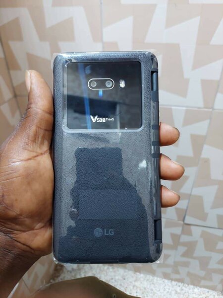 Brand new LG V50s 5G 256gb/8gb Dual screen 1yr warranty