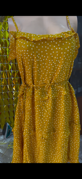 Robe à pois jaune été
