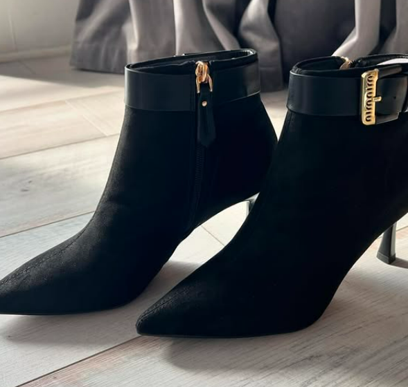 Сапоги с каблуками стильная и женственная обувь, которая сочетает в себе элегантность и практичность.❤️🍂