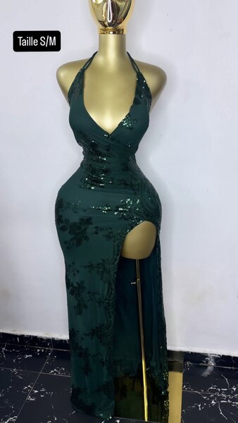 Robe Verte Pailletée Évasée
