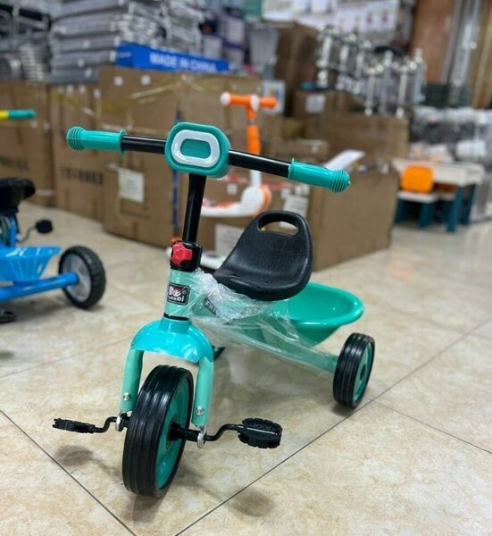 Tricycle enfant avec panier