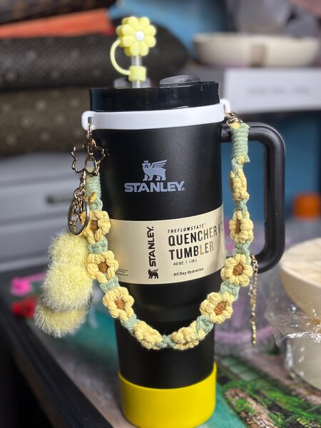 Gourde Stanley Colorée avec Accessoires