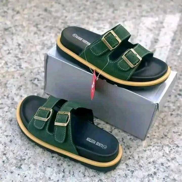 Super promotion des sandales super qualité