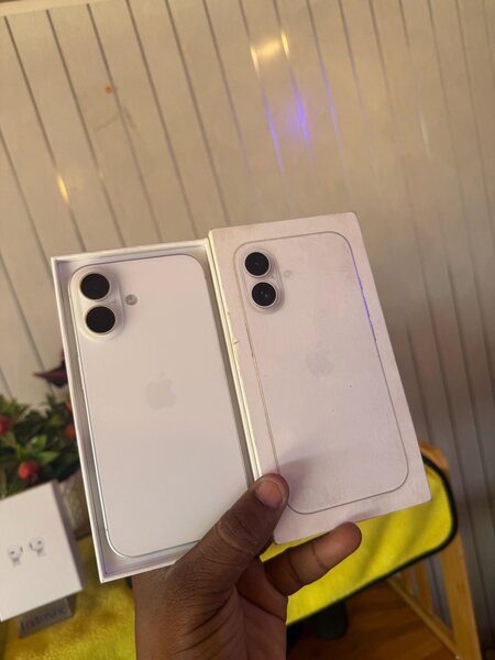 iPhone 16 simple 128gb