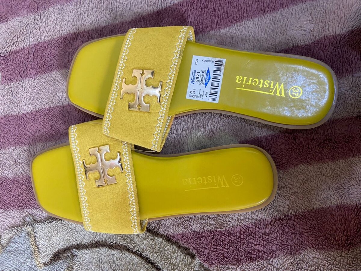 Sandales jaunes élégantes