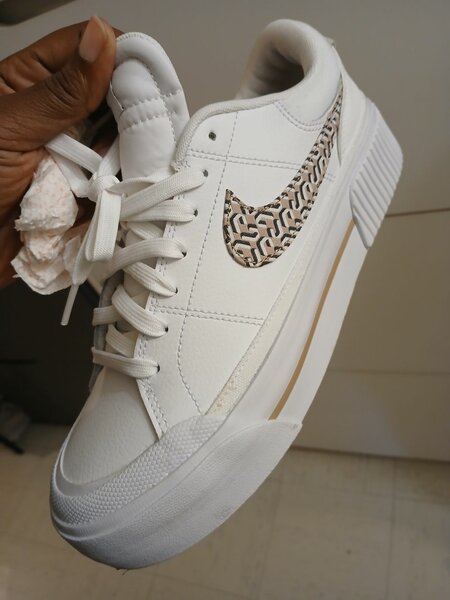 Baskets blanches modernes