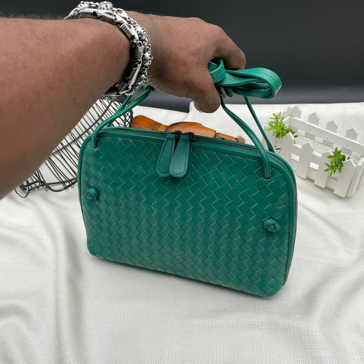 Venneta Bottega side bags