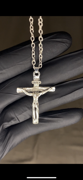 Bracelet et collier croix élégants