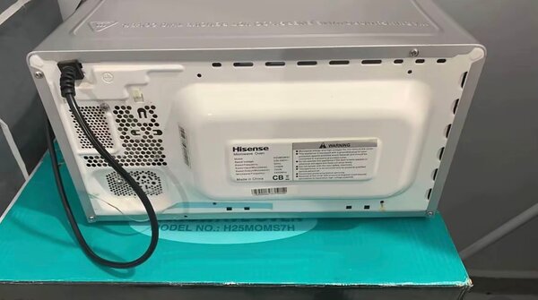 Four à micro-ondes Hisense H25MOM37H