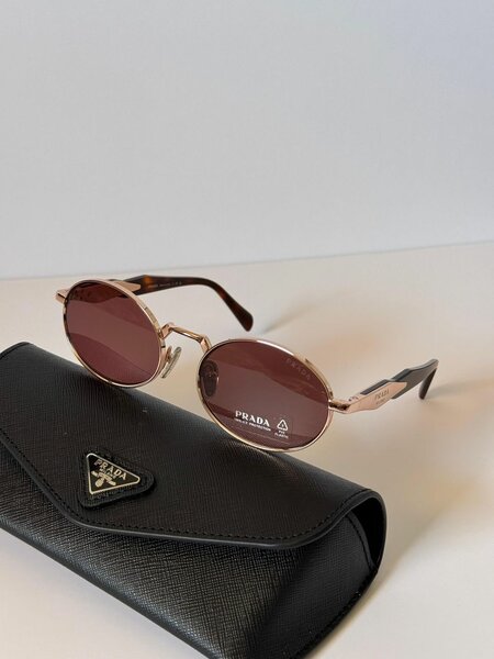 Lunettes de soleil Prada chic