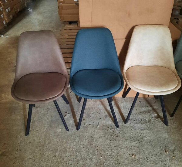3 chaises