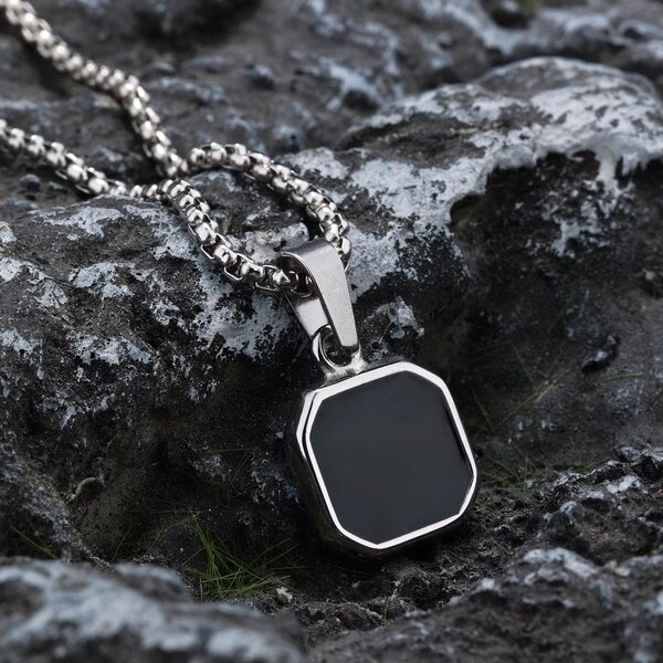 Collier Octogonal Élégant en Acier